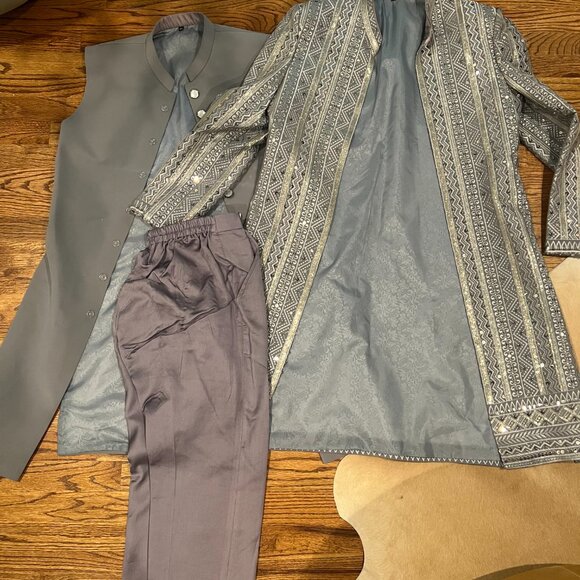 Men's Sherwani, Kurta, and Churidar - Picture 2 of 2